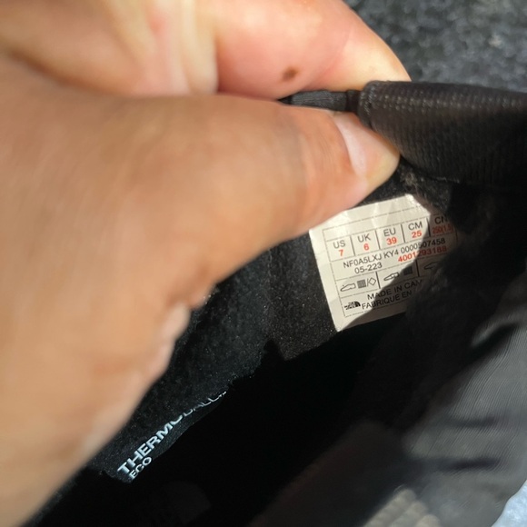 Black Quilted The North Face Winter Boots - Picture 5 of 6